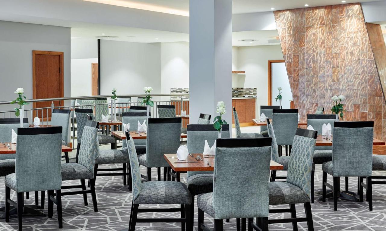 Hilton Garden Inn Society Business Park Lusaka Dış mekan fotoğraf