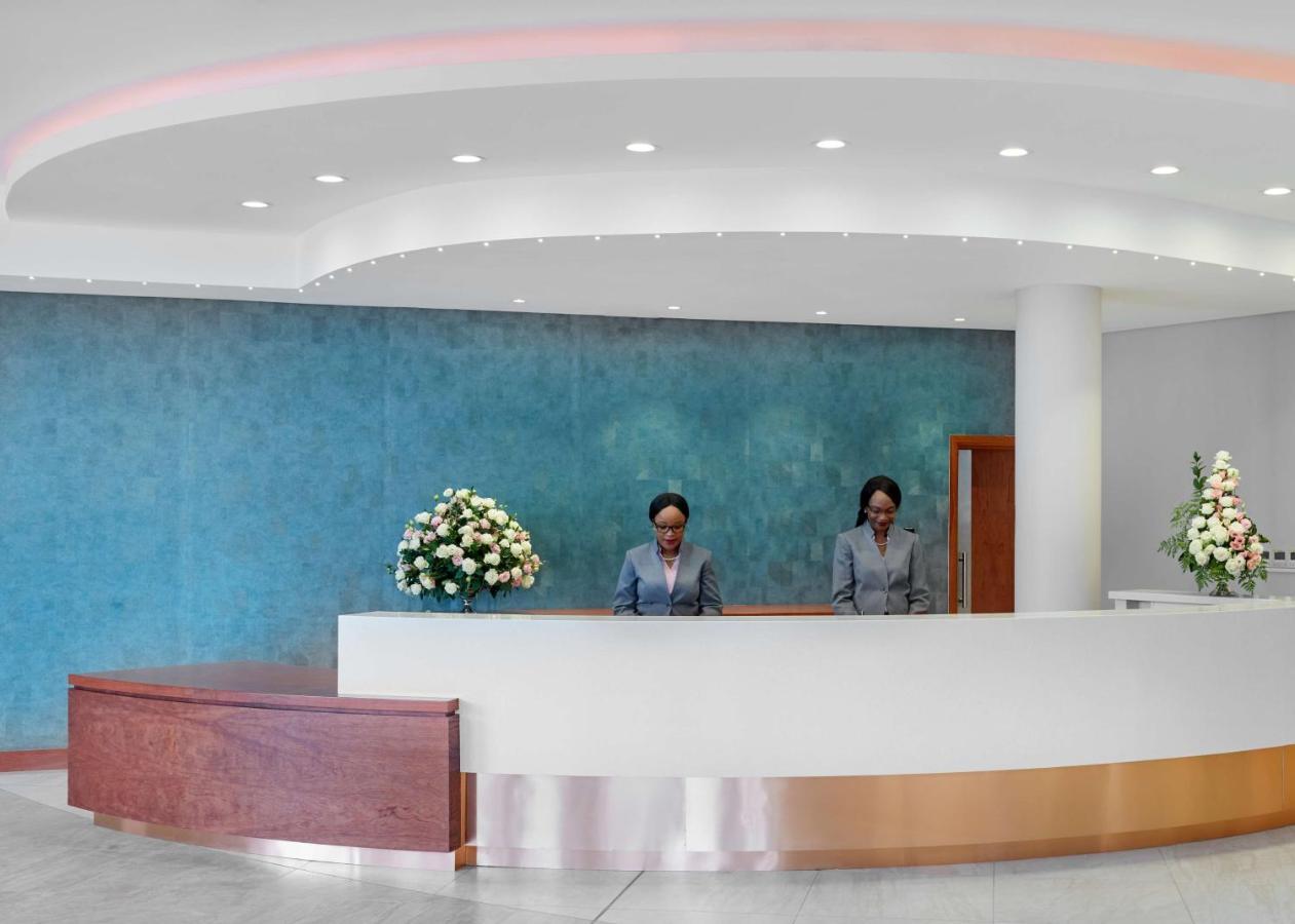Hilton Garden Inn Society Business Park Lusaka Dış mekan fotoğraf